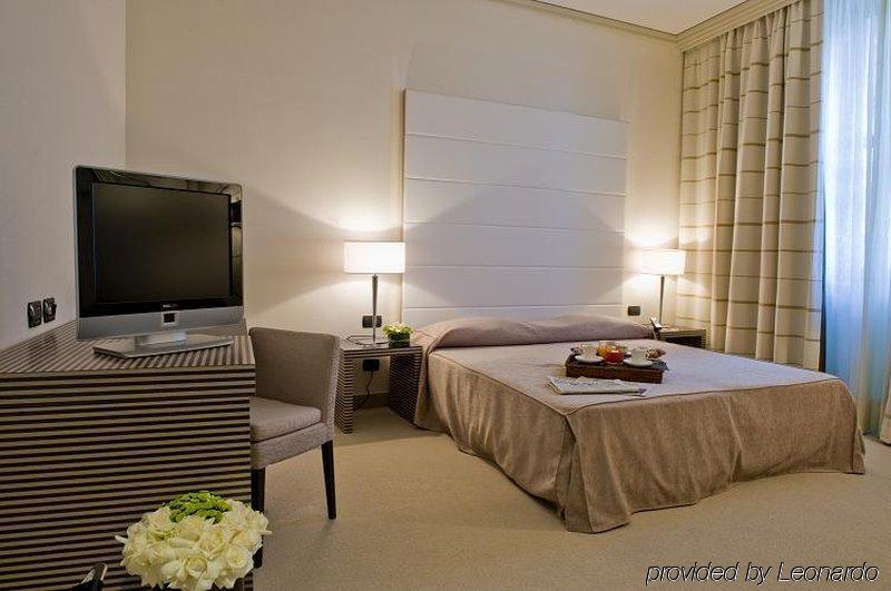 H2C Hotel Napoli Ruang foto