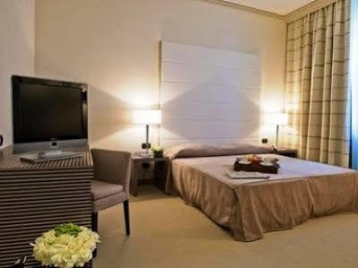 H2C Hotel Napoli Bagian luar foto